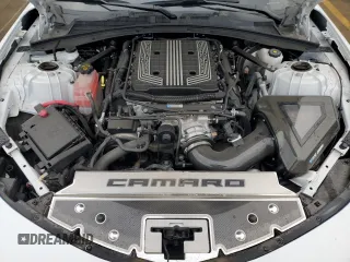 2023 Chevrolet Camaro ZL1 z VIN 1G1FK1R64P0104947, wystawiony jako Copart lot #56560435 z przebiegiem 17 503 mil mil oraz Szkody całkowita. Historia ofert i sprzedaży dostępna na DreamBid. Obrazek 11.