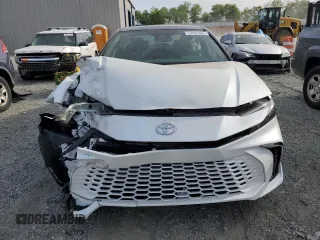 2025 Toyota Camry LE z VIN 4T1DAACK0SU015011, wystawiony jako Copart lot #53547485 z przebiegiem 2 200 mil mil oraz Szkoda całkowita • Salvage title. Historia ofert i sprzedaży dostępna na DreamBid. Obrazek 5.