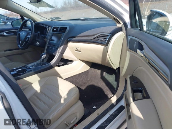 2013 Ford Fusion SE with VIN 3FA6P0HR8DR263468, listed as a IAAI auction lot 41783303 with 115,353 mi miles. Bid and sale history available at carsss.com. Image 5.
