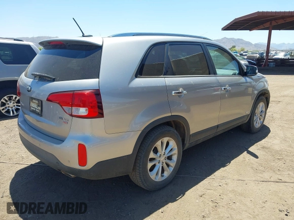 2014 Kia Sorento EX with VIN 5XYKUDA72EG543707, listed as a IAAI auction lot 42045776 with 83,700 mi miles. Bid and sale history available at carsss.com. Image 4.