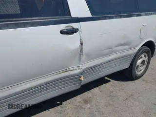 1992 Toyota Previa z VIN JT3AC22S3N1005091, wystawiony jako IAAI lot #42203692 z przebiegiem 276 488 mil mil oraz . Historia ofert i sprzedaży dostępna na DreamBid. Obrazek 6.