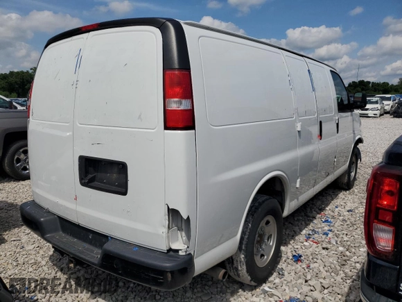 2017 Chevrolet Express Cargo z VIN 1GCWGAFG0H1321543, wystawiony jako Copart lot #56884035 z przebiegiem 125 311 mil mil oraz Szkoda całkowita • Salvage title. Historia ofert i sprzedaży dostępna na DreamBid. Obrazek 3.