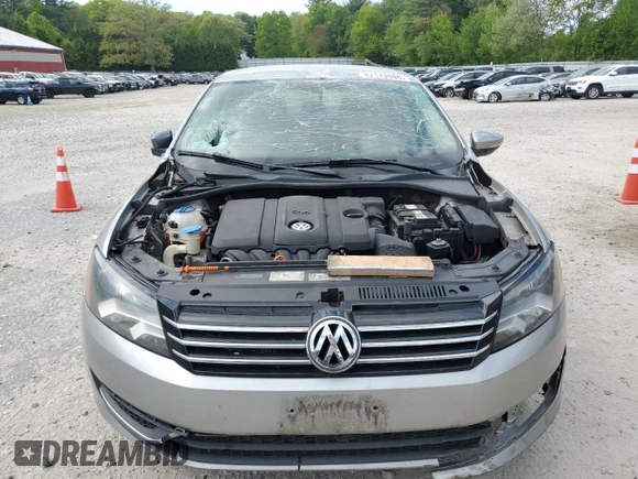 2012 Volkswagen Passat SE с VIN 1VWBP7A32CC003066, выставлен на аукционе Copart как лот 57179695 с пробегом 264 274 миль миль и Чистый • Clean title. История ставок и продаж доступна на DreamBid. Изображение 5.