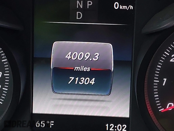 2016 Mercedes-Benz C 300 with VIN 55SWF4JB0GU124439, listed as a IAAI auction lot 40302446 with 71,304 mi miles and . Bid and sale history available at carsss.com. Image 16.