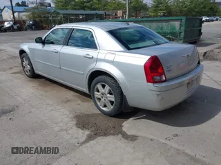 2006 Chrysler 300 Touring with VIN 2C3KK53G36H150931, listed as a IAAI auction lot 41934358 with 110,136 mi miles. Bid and sale history available at carsss.com. Image 3.