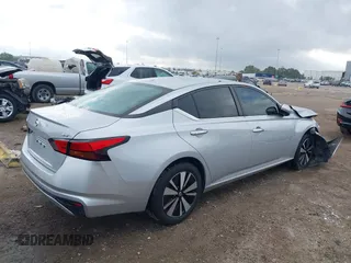 2021 Nissan Altima 2.5 SV with VIN 1N4BL4DV4MN329831, listed as a IAAI auction lot 40790688 with 96,596 mi miles. Bid and sale history available at carsss.com. Image 4.