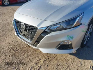 2019 Nissan Altima 2.5 S with VIN 1N4BL4BV4KC126840, listed as a IAAI auction lot 41254641 with 104,640 mi miles. Bid and sale history available at carsss.com. Image 6.