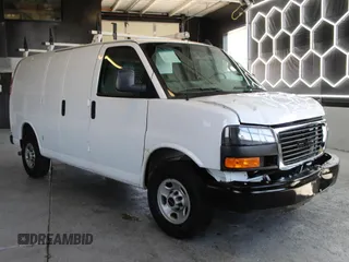 2020 GMC Savana Cargo z VIN 1GTW7AFPXL1186872, wystawiony jako Copart lot #61996145 z przebiegiem 74 202 mil mil oraz Szkoda całkowita • Salvage title. Historia ofert i sprzedaży dostępna na DreamBid. Obrazek 1.
