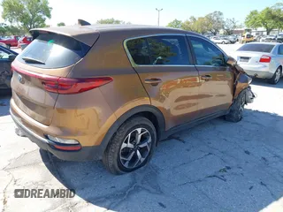 2020 Kia Sportage LX with VIN KNDPM3ACXL7742544, listed as a IAAI auction lot 41763261 with 72,172 mi miles. Bid and sale history available at carsss.com. Image 4.