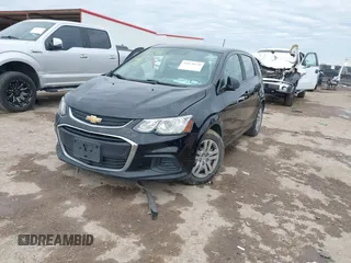 2020 Chevrolet Sonic LT z VIN 1G1JG6SB6L4139086, wystawiony jako IAAI lot #41070670 z przebiegiem 73 324 mil mil oraz . Historia ofert i sprzedaży dostępna na DreamBid. Obrazek 2.