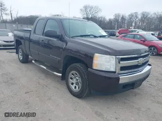 2008 Chevrolet Silverado 1500 Work Truck with VIN 1GCEC19C08Z110229, listed as a IAAI auction lot 41608954 with 40,260 mi miles. Bid and sale history available at carsss.com. Image 1.