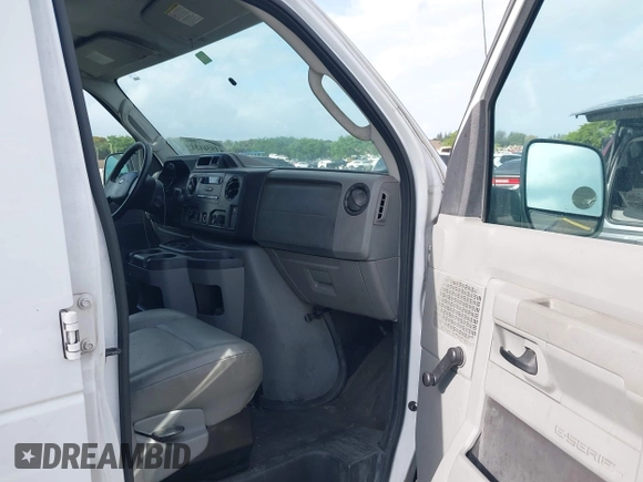 2012 Ford Econoline Cargo Super Duty Commercial z VIN 1FTSS3EL8CDA09954, wystawiony jako IAAI lot #41956151 z przebiegiem 298 467 mil mil oraz . Historia ofert i sprzedaży dostępna na DreamBid. Obrazek 5.