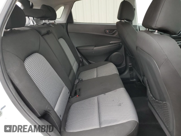 2020 Hyundai Kona SEL with VIN KM8K2CAA0LU584615, listed as a Copart auction lot 61799882 with 32,206 mi miles. Bid and sale history available at carsss.com. Image 6.