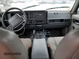1996 Jeep Cherokee SE z VIN 1J4FJ28S9TL234675, wystawiony jako Copart lot #44796545 z przebiegiem 113 663 mil mil oraz Szkody całkowita. Historia ofert i sprzedaży dostępna na DreamBid. Obrazek 8.
