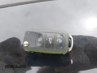 2013 Volkswagen Passat SE с VIN 1VWBP7A36DC012788, выставлен на аукционе IAAI как лот 42365537 с пробегом 140 367 миль миль и . История ставок и продаж доступна на DreamBid. Изображение 11.