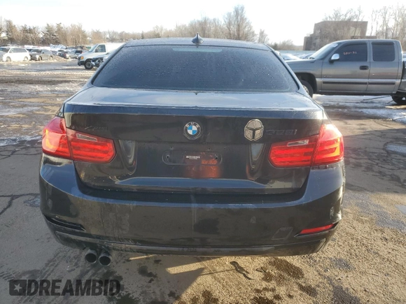 2015 BMW 3 Series 328i xDrive с VIN WBA3B5C59FF960920, выставлен на аукционе Copart как лот 45371575 с пробегом 136 260 миль миль и Списание • Salvage title. История ставок и продаж доступна на DreamBid. Изображение 6.