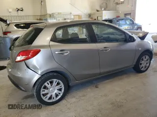 2013 Mazda 2 Sport z VIN JM1DE1KY9D0170567, wystawiony jako Copart lot #56267185 z przebiegiem 132 151 mil mil oraz Szkoda całkowita • Salvage title. Historia ofert i sprzedaży dostępna na DreamBid. Obrazek 3.