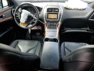 2019 Lincoln Nautilus Select z VIN 2LMPJ8K92KBL24090, wystawiony jako Copart lot #55441825 z przebiegiem 43 703 mil mil oraz Nie do naprawy • Non repairable. Historia ofert i sprzedaży dostępna na DreamBid. Obrazek 8.
