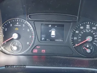 2019 Kia Sorento LX with VIN 5XYPG4A3XKG547848, listed as a IAAI auction lot 42023357 with 189,258 mi miles. Bid and sale history available at carsss.com. Image 7.