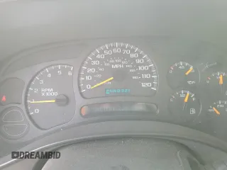 2005 Chevrolet Suburban Z71 with VIN 3GNFK16ZX5G110659, listed as a Copart auction lot 51700115 with 223,329 mi miles and Salvage title. Bid and sale history available at DreamBid. Image 9.
