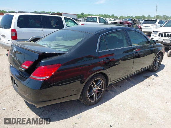 2007 Toyota Avalon XL z VIN 4T1BK36B17U213437, wystawiony jako IAAI lot #42040122 z przebiegiem 130 645 mil mil oraz . Historia ofert i sprzedaży dostępna na DreamBid. Obrazek 4.