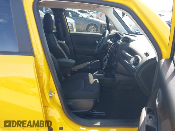 2023 Jeep Renegade Latitude with VIN ZACNJDB11PPP62206, listed as a IAAI auction lot 41998934 with 9,577 mi miles and . Bid and sale history available at carsss.com. Image 5.