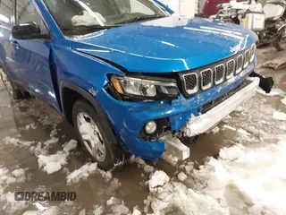 2024 Jeep Compass Latitude with VIN 3C4NJDBNXRT603931, listed as a IAAI auction lot 41597384 with 24,436 mi miles. Bid and sale history available at carsss.com. Image 6.