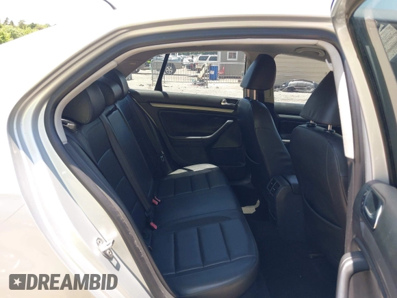 2010 Volkswagen Jetta Limited Edition with VIN 3VWRX7AJ1AM099362, listed as a IAAI auction lot 42318046 with 264,425 mi miles and . Bid and sale history available at DreamBid. Image 8.