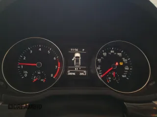 2016 Volkswagen Passat SE z VIN 1VWBT7A38GC024909, wystawiony jako Copart lot #56113765 z przebiegiem 30 096 mil mil oraz Szkoda całkowita • Salvage title. Historia ofert i sprzedaży dostępna na DreamBid. Obrazek 9.