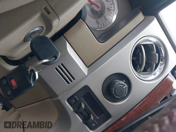 2009 Ford F-150 XL с VIN 1FTPW14VX9KB90058, выставлен на аукционе IAAI как лот 42608936 с пробегом 200 050 миль миль и . История ставок и продаж доступна на DreamBid. Изображение 11.