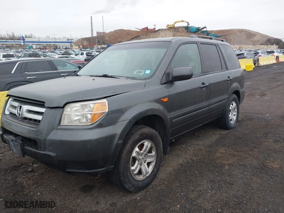 2008 Honda Pilot VP with VIN 5FNYF18238B052443, listed as a IAAI auction lot 41993151 with 105,671 mi miles. Bid and sale history available at carsss.com. Image 2.