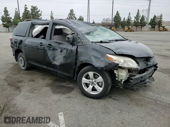 2018 Toyota Sienna LE Auto Access Seat with VIN 5TDKZ3DC6JS924316, listed as a Copart auction lot 61822215 with 123,396 mi miles and Salvage title. Bid and sale history available at DreamBid. Image 14.