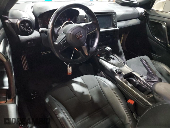 2020 Nissan GT-R Premium z VIN JN1AR5EF7LM100438, wystawiony jako Copart lot #81927084 z przebiegiem Nie podano mil oraz Szkody całkowita. Historia ofert i sprzedaży dostępna na DreamBid. Obrazek 8.