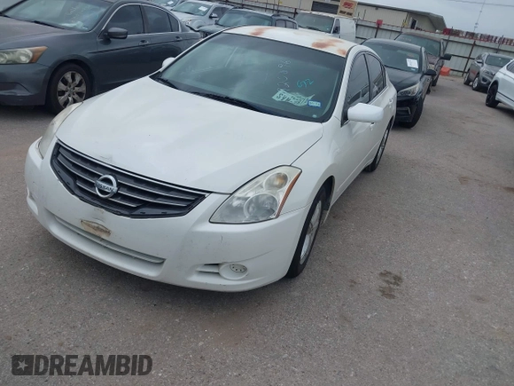2011 Nissan Altima 2.5 S with VIN 1N4AL2AP3BN422729, listed as a IAAI auction lot 41920896 with 183,131 mi miles. Bid and sale history available at carsss.com. Image 2.