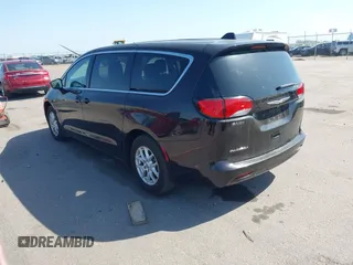 2017 Chrysler Pacifica Touring with VIN 2C4RC1DG7HR695171, listed as a IAAI auction lot 42230782 with 114,273 mi miles and . Bid and sale history available at DreamBid. Image 3.