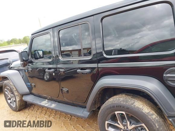 2024 Jeep Wrangler Willys z VIN 1C4RJXN60RW317717, wystawiony jako IAAI lot #42017788 z przebiegiem 10 096 mil mil oraz . Historia ofert i sprzedaży dostępna na DreamBid. Obrazek 14.