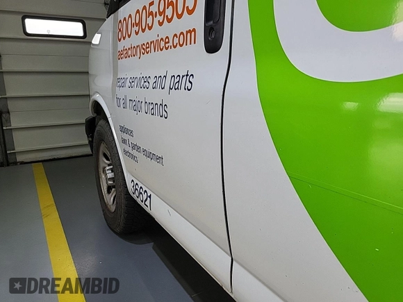 2013 Chevrolet Express Cargo z VIN 1GCSGAFX8D1167401, wystawiony jako IAAI lot #42360382 z przebiegiem 198 856 mil mil oraz . Historia ofert i sprzedaży dostępna na DreamBid. Obrazek 1.