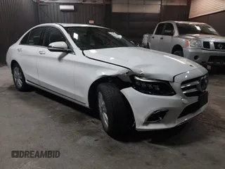 2021 Mercedes-Benz C 300 z VIN W1KWF8EB5MR635319, wystawiony jako IAAI lot #42340370 z przebiegiem 14 301 mil mil oraz . Historia ofert i sprzedaży dostępna na DreamBid. Obrazek 1.