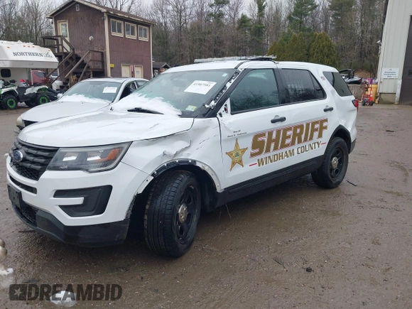 2019 Ford Police Interceptor Utility z VIN 1FM5K8AR3KGA30854, wystawiony jako IAAI lot #41907581 z przebiegiem 126 290 mil mil oraz . Historia ofert i sprzedaży dostępna na DreamBid. Obrazek 2.