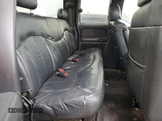 2000 Chevrolet Silverado 2500 LT with VIN 1GCGK29U2YE430010, listed as a Copart auction lot 37657274 with 329,629 mi miles and Clean Title. Bid and sale history available at carsss.com. Image 10.