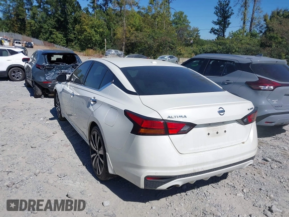 2020 Nissan Altima Platinum with VIN 1N4BL4FV3LC226469, listed as a IAAI auction lot 40570373 with 72,483 mi miles and . Bid and sale history available at carsss.com. Image 3.