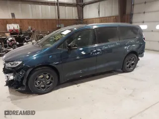 2023 Chrysler Pacifica Hybrid Limited with VIN 2C4RC1S74PR554723, listed as a IAAI auction lot 41317141 with 16,960 mi miles. Bid and sale history available at carsss.com. Image 20.