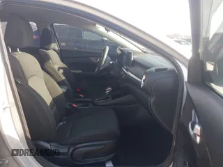 2019 Kia Forte LXS z VIN 3KPF24AD4KE095931, wystawiony jako IAAI lot #41641168 z przebiegiem 88 384 mil mil oraz . Historia ofert i sprzedaży dostępna na DreamBid. Obrazek 5.