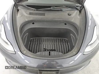 2023 Tesla Model 3 z VIN 5YJ3E1EA3PF459640, wystawiony jako Copart lot #61107195 z przebiegiem 141 027 mil mil oraz Czysty tytuł • Clean title. Historia ofert i sprzedaży dostępna na DreamBid. Obrazek 11.