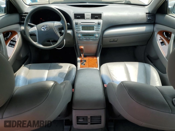 2008 Toyota Camry LE z VIN 4T1BE46K18U759654, wystawiony jako Copart lot #59986745 z przebiegiem 233 150 mil mil oraz Szkoda całkowita • Salvage title. Historia ofert i sprzedaży dostępna na DreamBid. Obrazek 8.