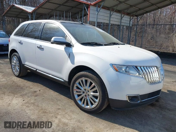 2013 Lincoln MKX with VIN 2LMDJ8JKXDBL07368, listed as a IAAI auction lot 41780543 with 187,890 mi miles. Bid and sale history available at carsss.com. Image 1.