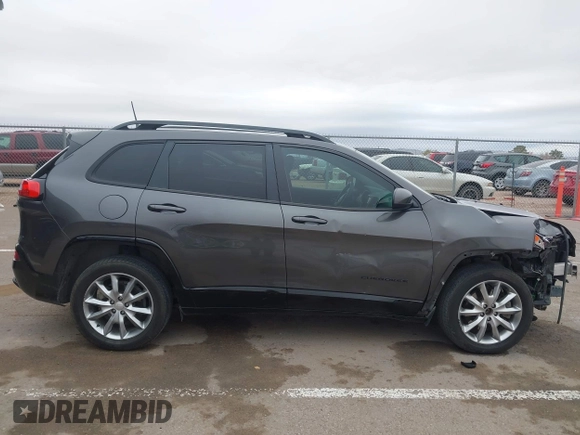2018 Jeep Cherokee Latitude with VIN 1C4PJLCB1JD588916, listed as a IAAI auction lot 41019397 with 135,929 mi miles. Bid and sale history available at carsss.com. Image 13.