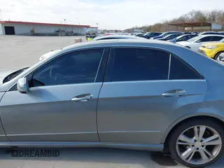 2012 Mercedes-Benz E 350 Luxury z VIN WDDHF5KB2CA540189, wystawiony jako IAAI lot #41405901 z przebiegiem 193 411 mil mil oraz . Historia ofert i sprzedaży dostępna na DreamBid. Obrazek 14.