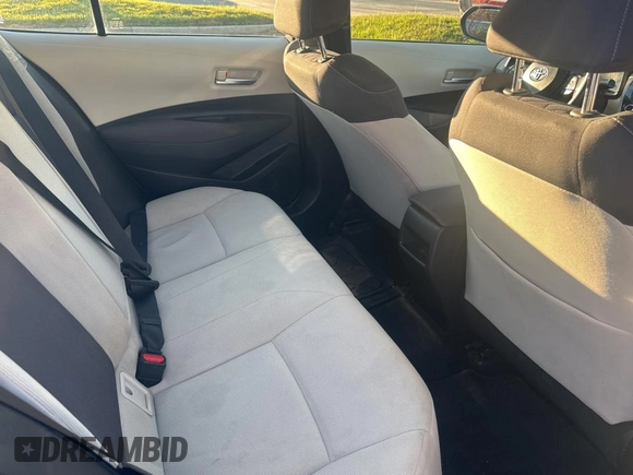 2021 Toyota Corolla LE with VIN JTDEPMAE3MJ123908, listed as a Copart auction lot 77035554 with 45,056 mi miles and Clean Title. Bid and sale history available at DreamBid. Image 6.
