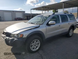 2007 Volvo XC70 with VIN YV4SZ592071279922, listed as a Copart auction lot 43740395 with 153,709 mi miles and Salvage Title. Bid and sale history available at carsss.com. Image 1.